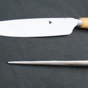 Couteau et pique à manger