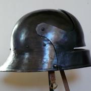 Casque à visière dit "Salade"