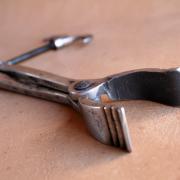 Pince ouvre bouche de chirurgien dentiste